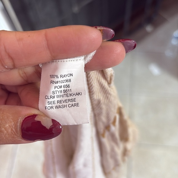 Women's Pink Button-Up Top - Picture 8 of 8